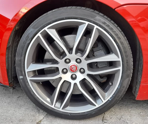 Jaguar F-Type alloy wheels refurbished